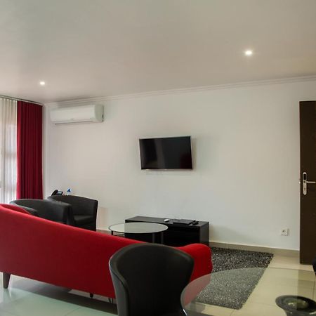 Wdc Aparthotel - Buea Buitenkant foto