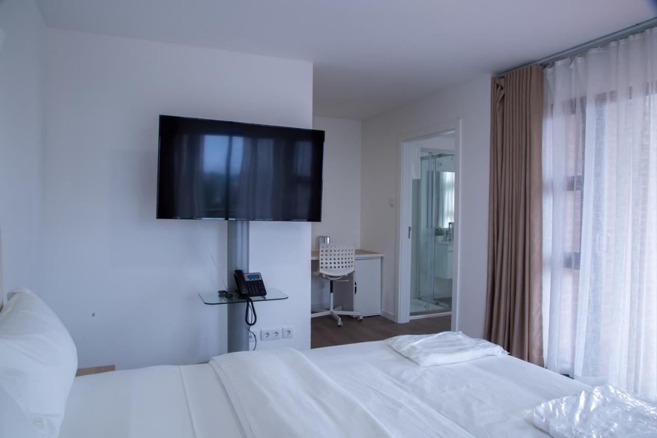 Wdc Aparthotel - Buea Buitenkant foto
