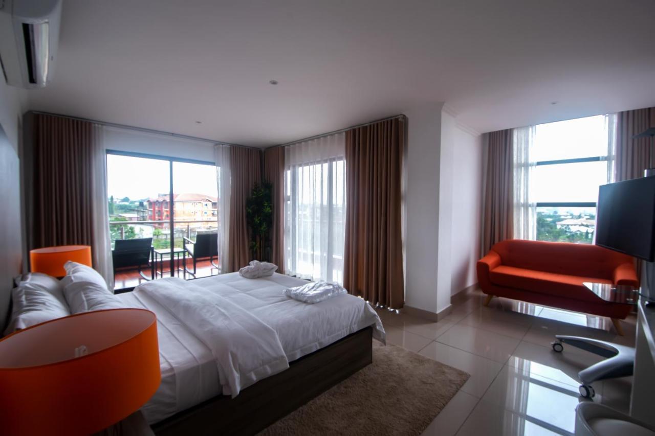 Wdc Aparthotel - Buea Buitenkant foto