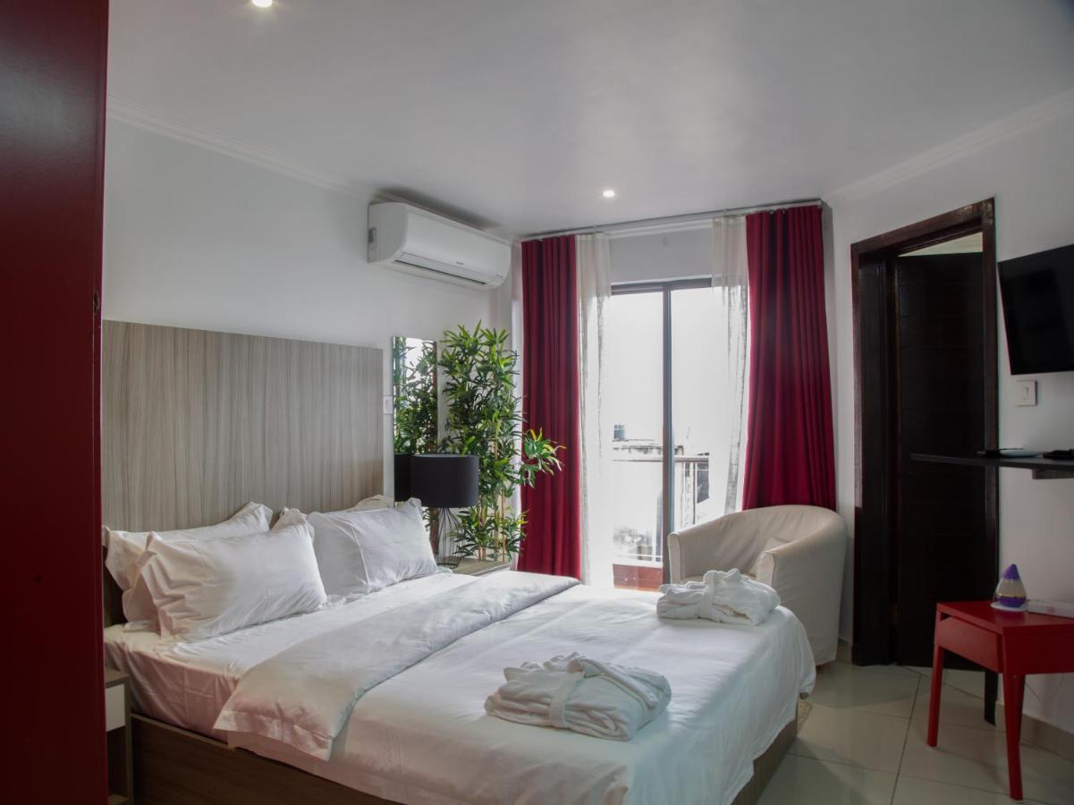 Wdc Aparthotel - Buea Buitenkant foto
