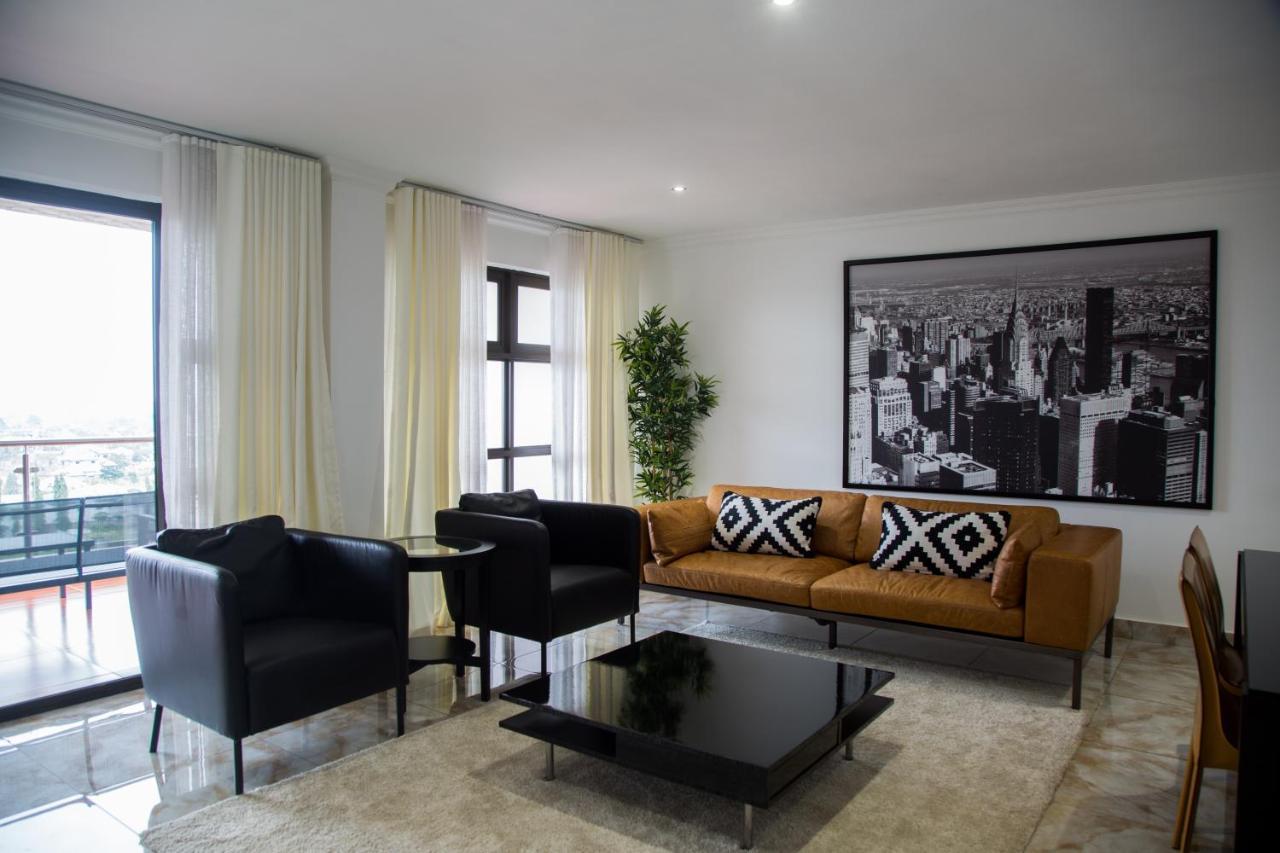 Wdc Aparthotel - Buea Buitenkant foto